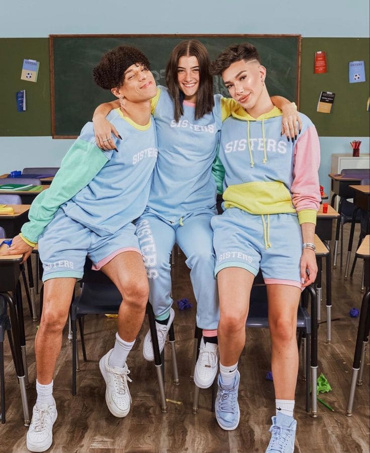 Hi sisters merchandise succé